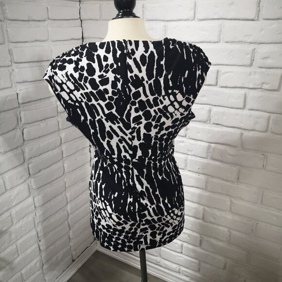 Calvin Klein Ladies Size Large Black & White Sleeveless Tank Top - Picture 2 of 8